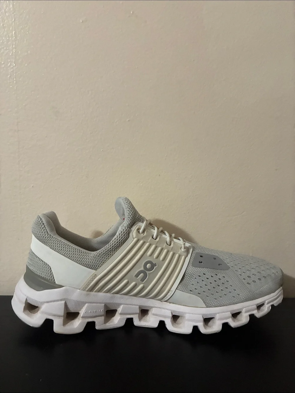 On Running breathable closure